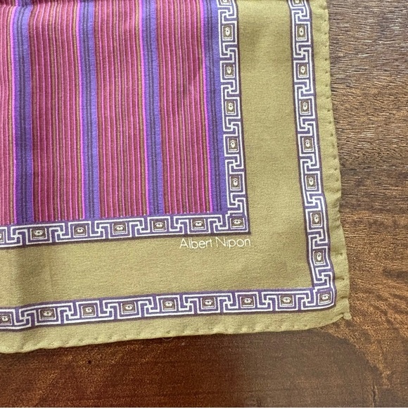Albert Nipon Geometric Pattern with. Order design Vintage 20-1/2 x 21” Scarf - Picture 2 of 7